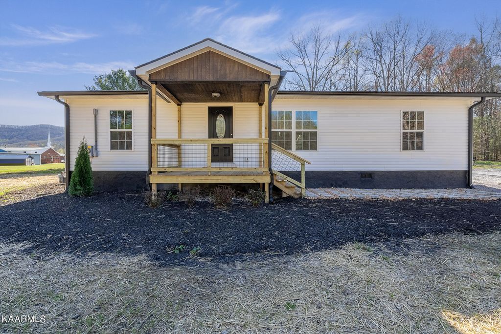 Photo of 220 Leonard Williams Rd, Wartburg, TN 37887 (MLS # 1222699)