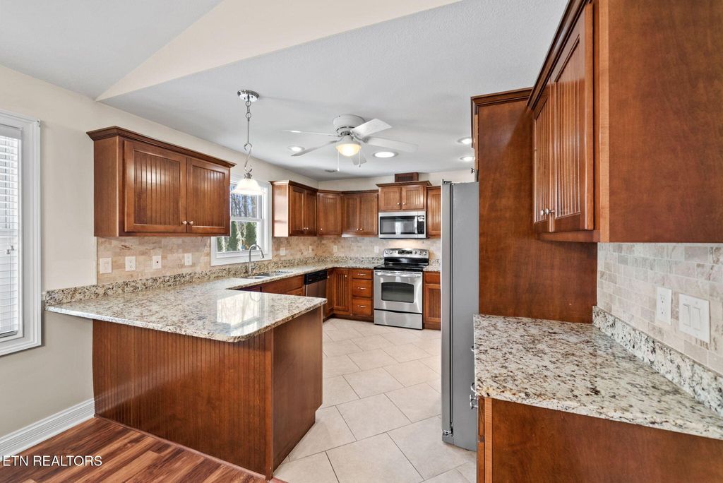 Photo of 135 Anglewood Drive, Crossville, TN 38558 (MLS # 1333637)