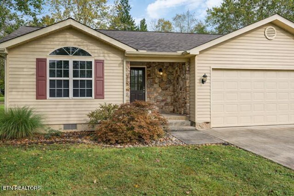 Photo of 239 Golden Brook Drive, Crossville, TN 38555 (MLS # 1318208)
