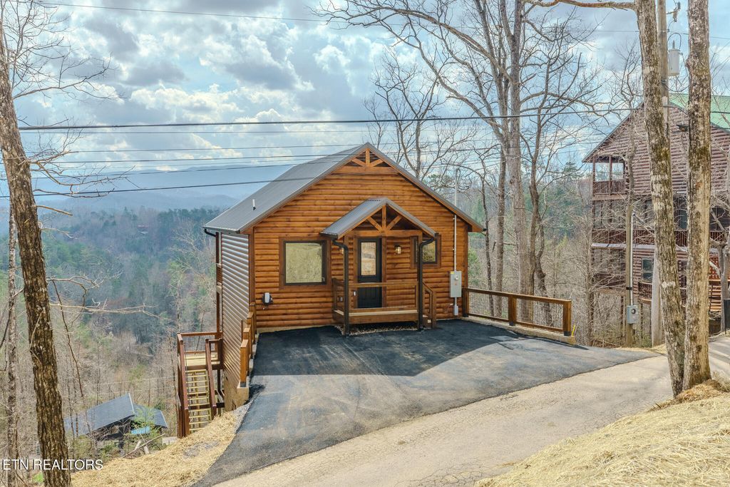 Photo of 1829 Fantasy Way, Sevierville, TN 37876 (MLS # 1332076)