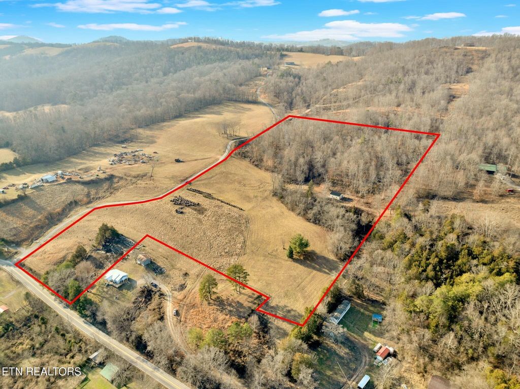 Photo of 3275 Little Sycamore Road Rd, Tazewell, TN 37879 (MLS # 1289536)