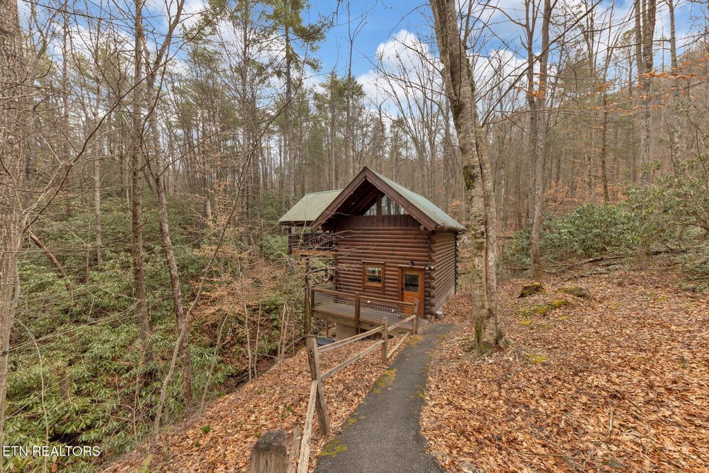 Photo of 3114 Brothers Way, Sevierville, TN 37862 (MLS # 1327423)