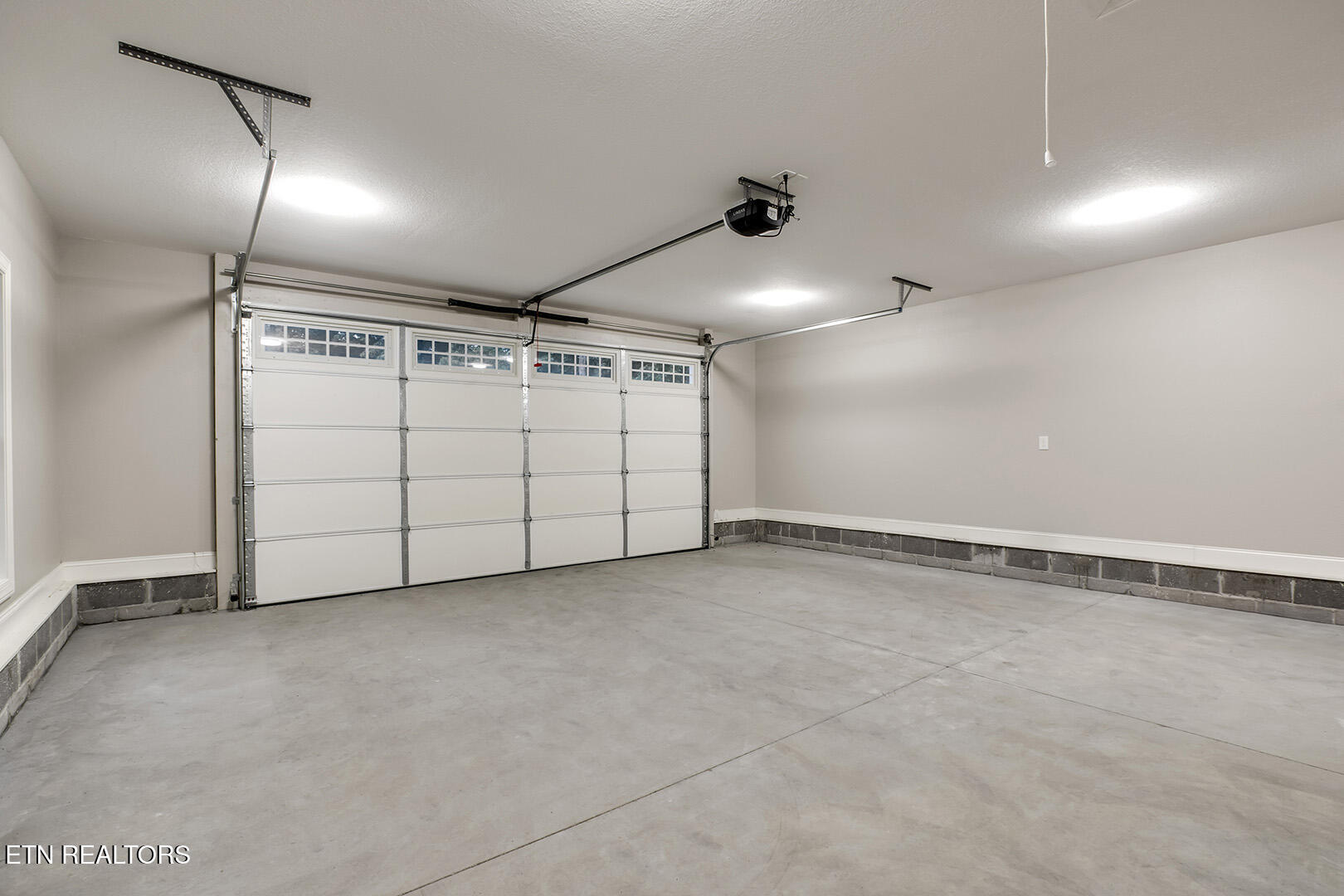 Loudon, Tennessee 37774, United States, 3 Bedrooms Bedrooms, ,2 BathroomsBathrooms,Residential,Active,13894