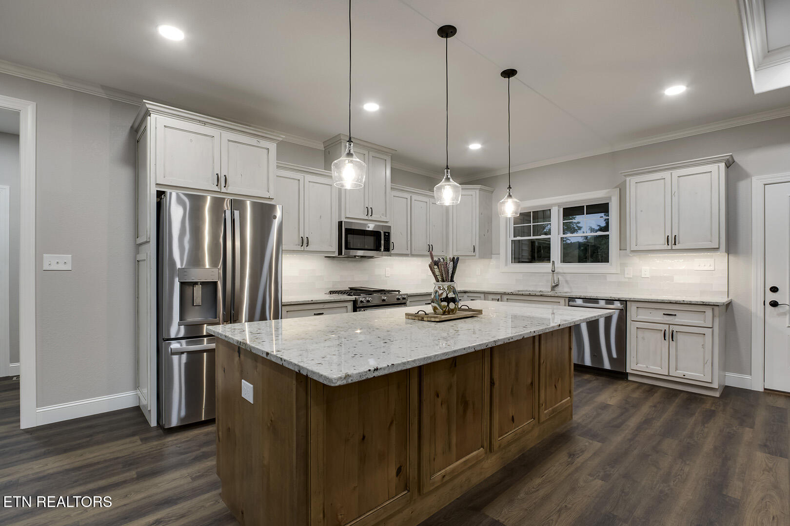 Loudon, Tennessee 37774, United States, 3 Bedrooms Bedrooms, ,2 BathroomsBathrooms,Residential,Active,13894