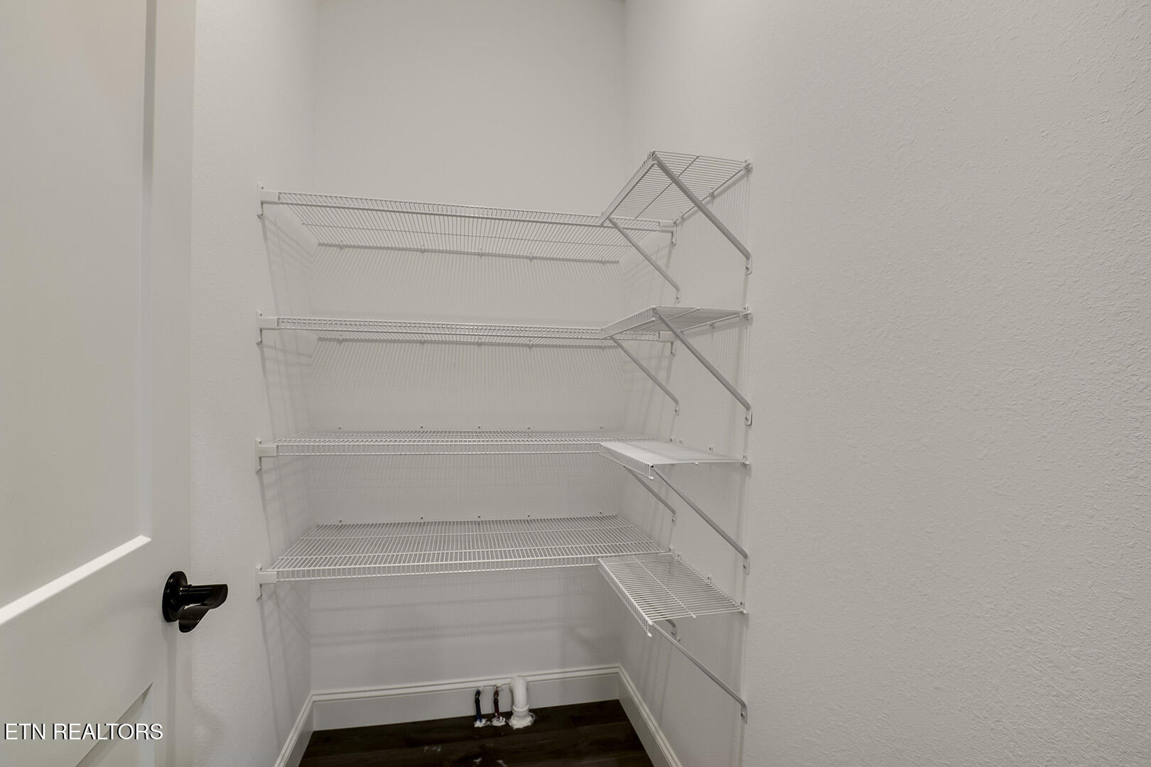 Loudon, Tennessee 37774, United States, 3 Bedrooms Bedrooms, ,2 BathroomsBathrooms,Residential,Active,13894