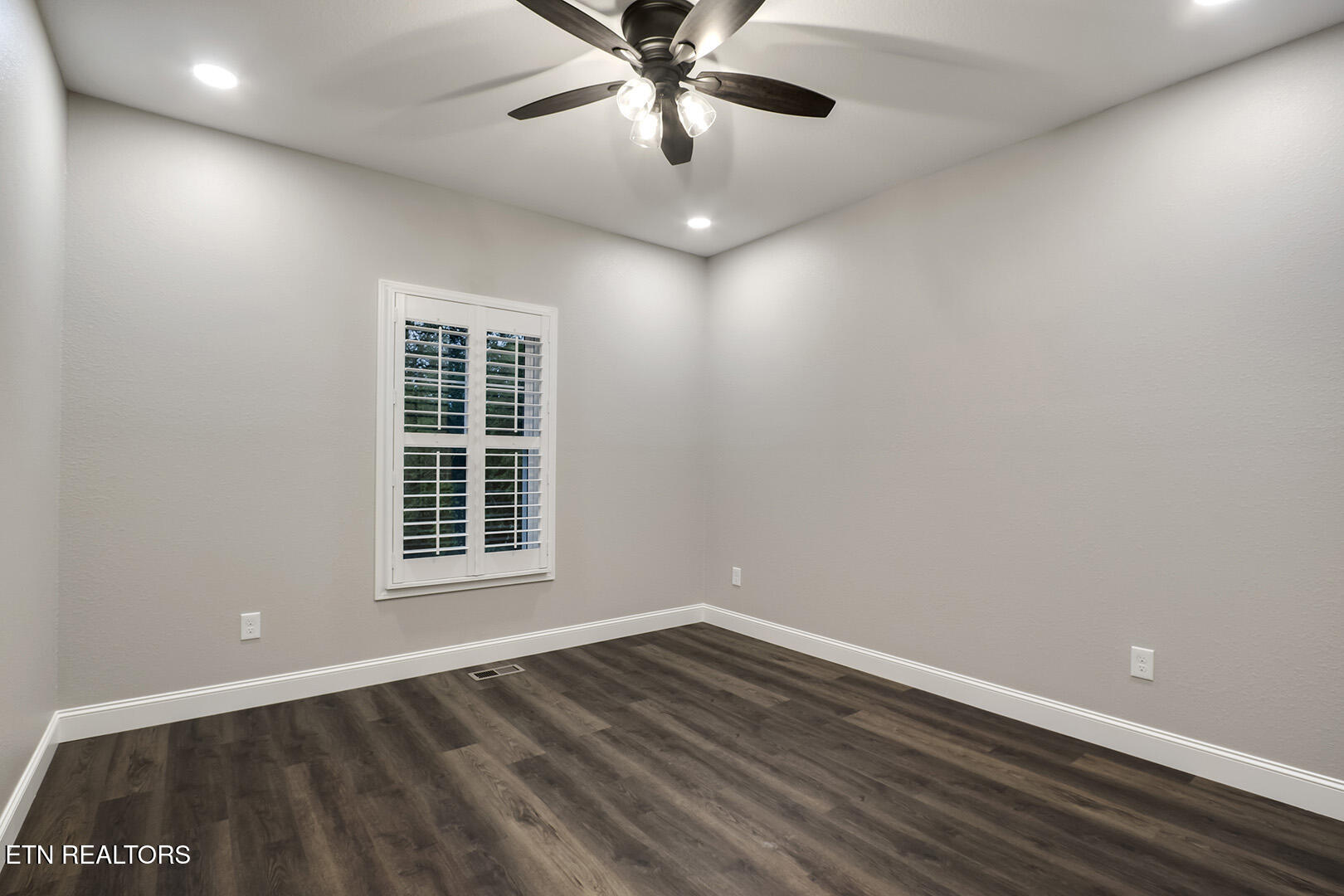 Loudon, Tennessee 37774, United States, 3 Bedrooms Bedrooms, ,2 BathroomsBathrooms,Residential,Active,13894