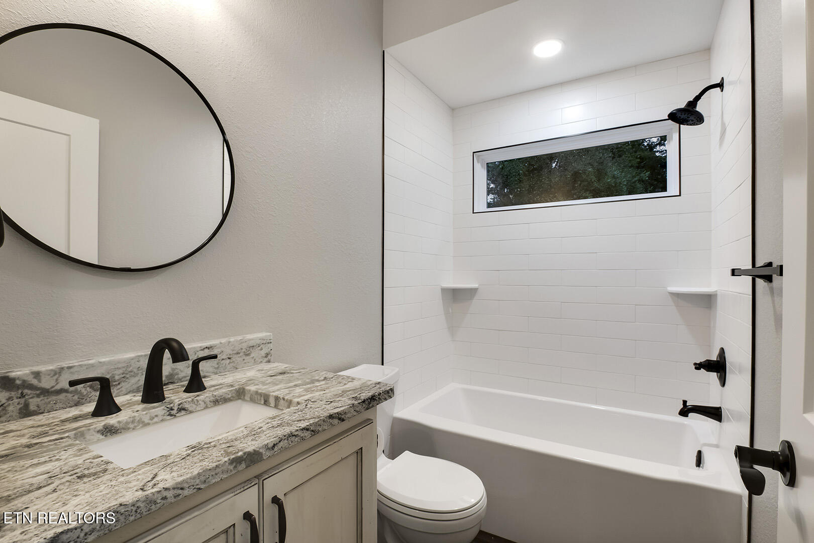 Loudon, Tennessee 37774, United States, 3 Bedrooms Bedrooms, ,2 BathroomsBathrooms,Residential,Active,13894