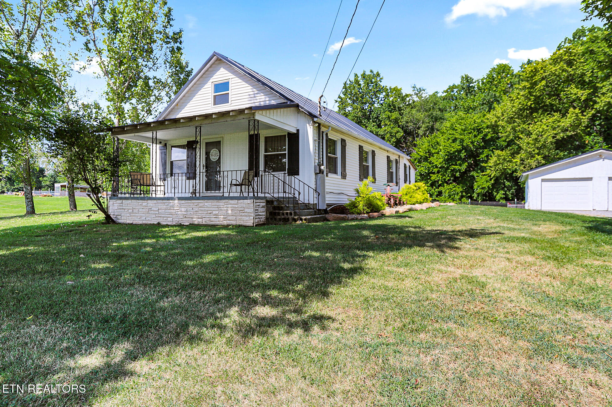 4035 Strong Rd