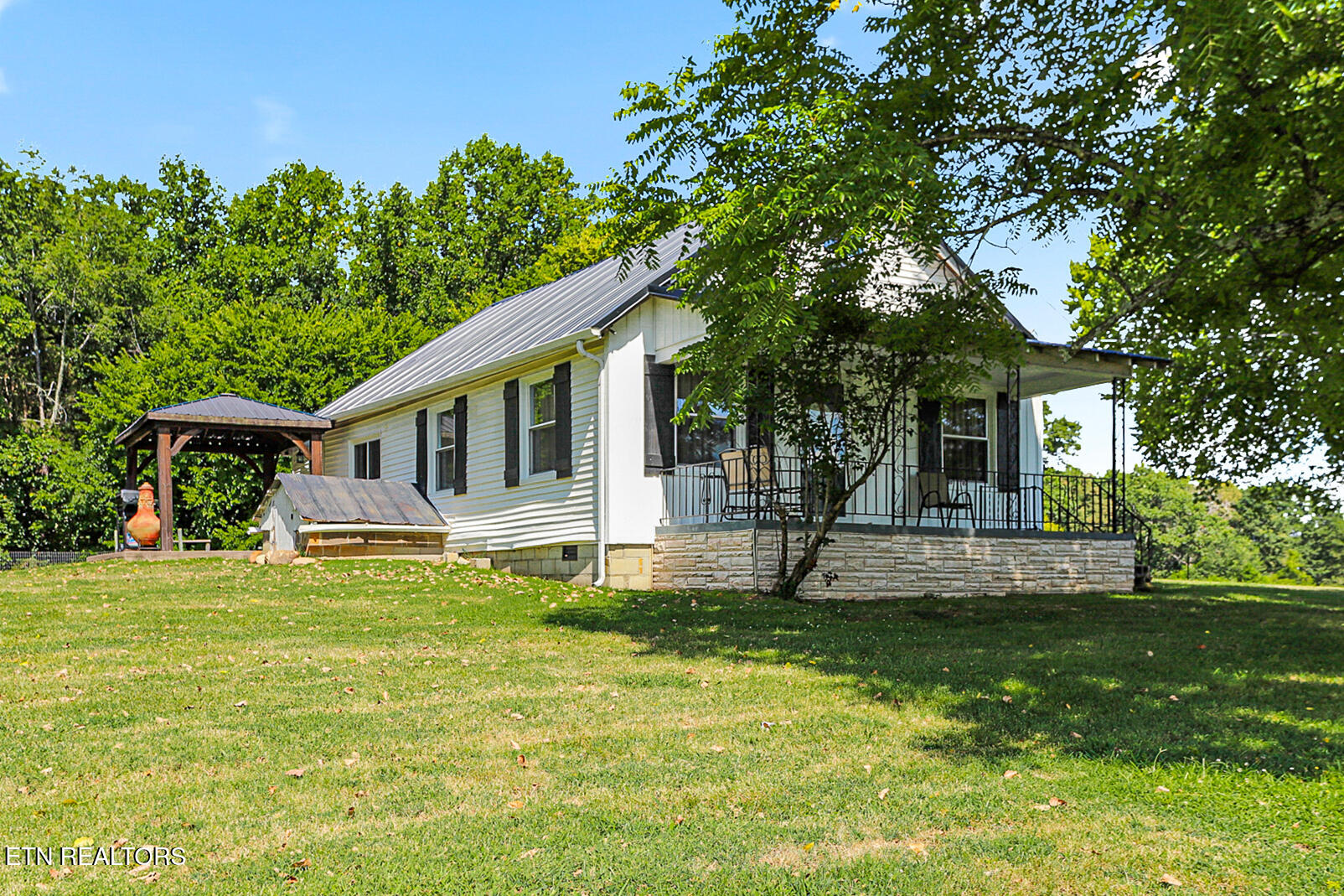 4035 Strong Rd
