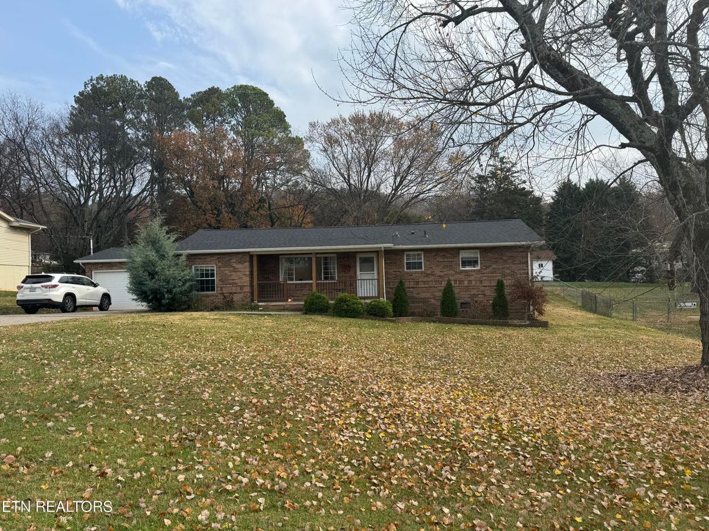 Photo of 11028 Farr Drive, Farragut, TN 37934 (MLS # 1323217)