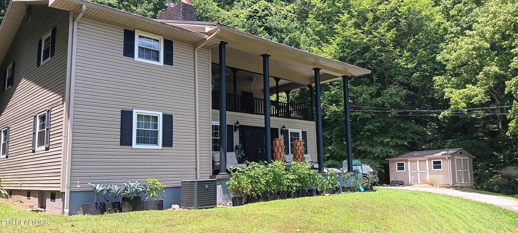 Photo of 5412 E Lamar Alex Pkwy, Walland, TN 37886 (MLS # 1306442)