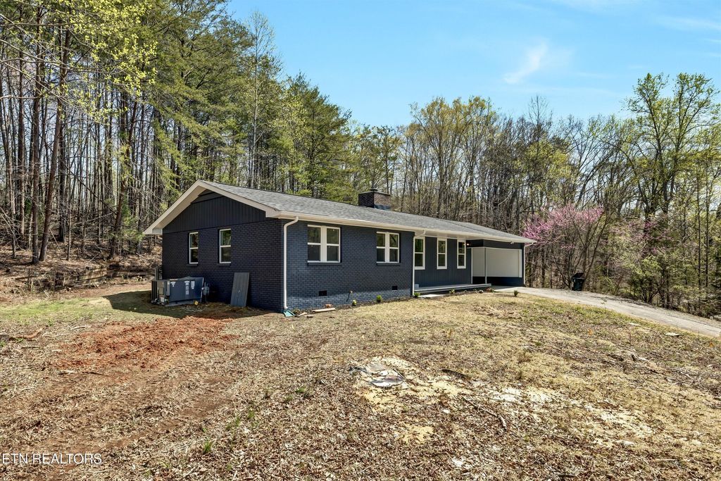 Photo of 151 Ivanhoe Rd, Clinton, TN 37716 (MLS # 1295829)