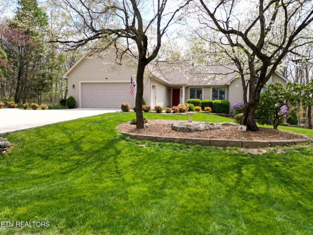 Photo of 246 Amherst Lane, Crossville, TN 38558 (MLS # 1314601)