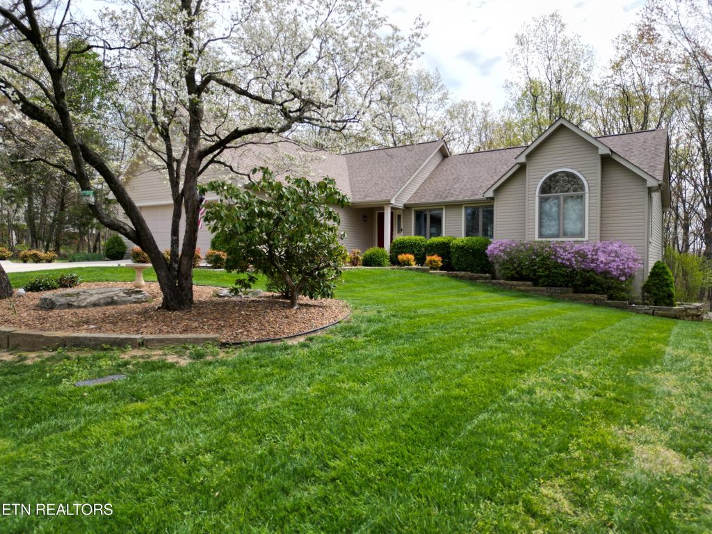 Photo of 246 Amherst Lane, Crossville, TN 38558 (MLS # 1314601)