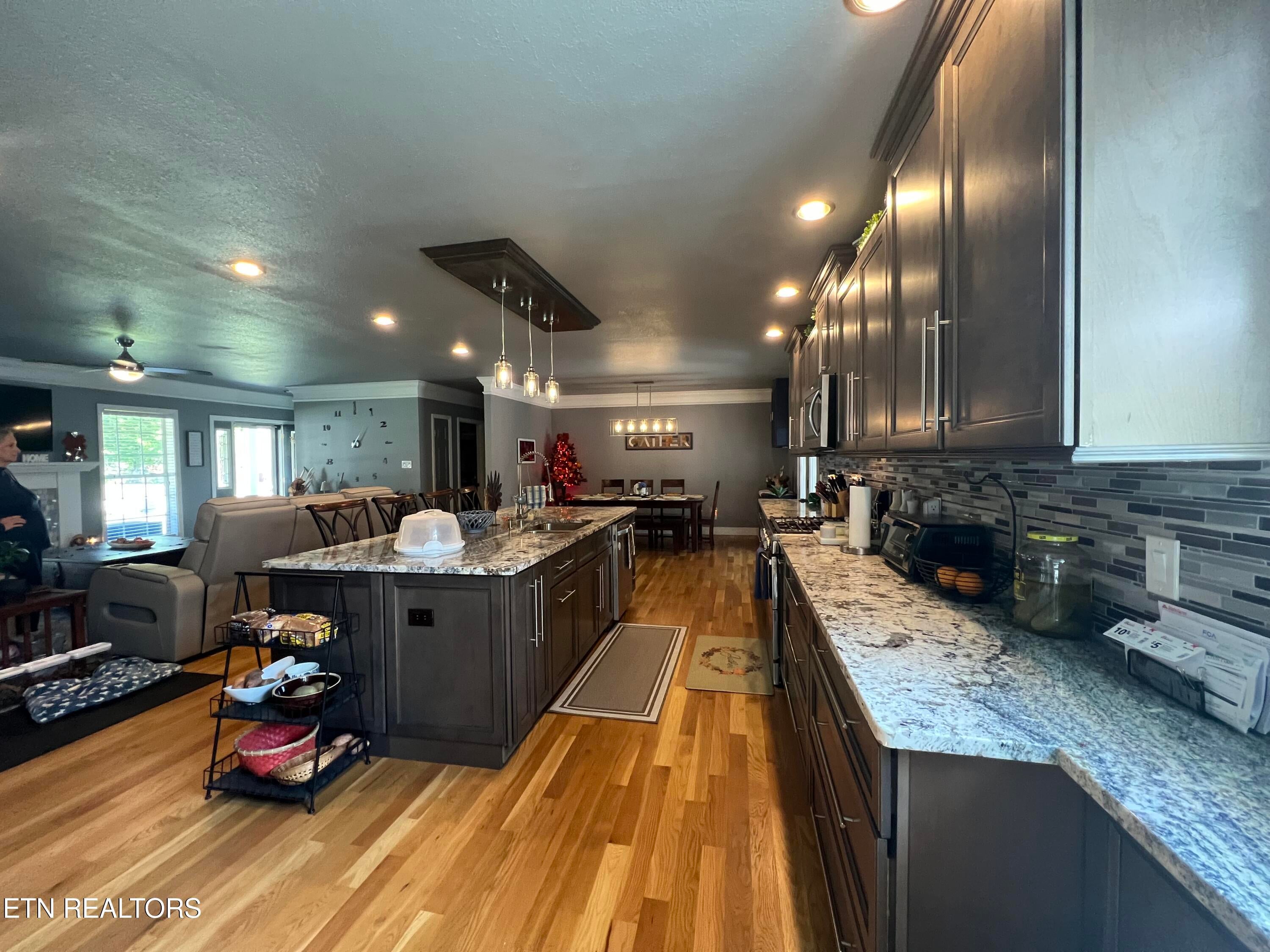 186 Cabot Lane