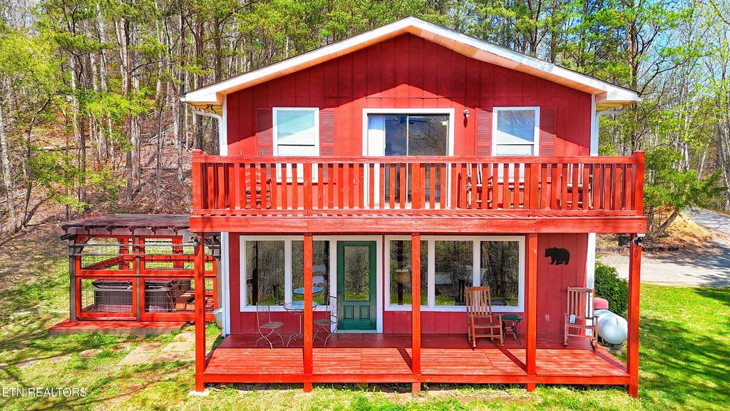 Photo of 3755 Warden Branch Lane Ln, Gatlinburg, TN 37738 (MLS # 1298024)
