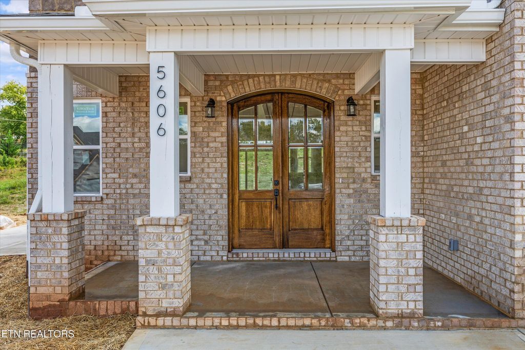 Photo of 5606 Belle Maison Lane, Knoxville, TN 37920 (MLS # 1317441)