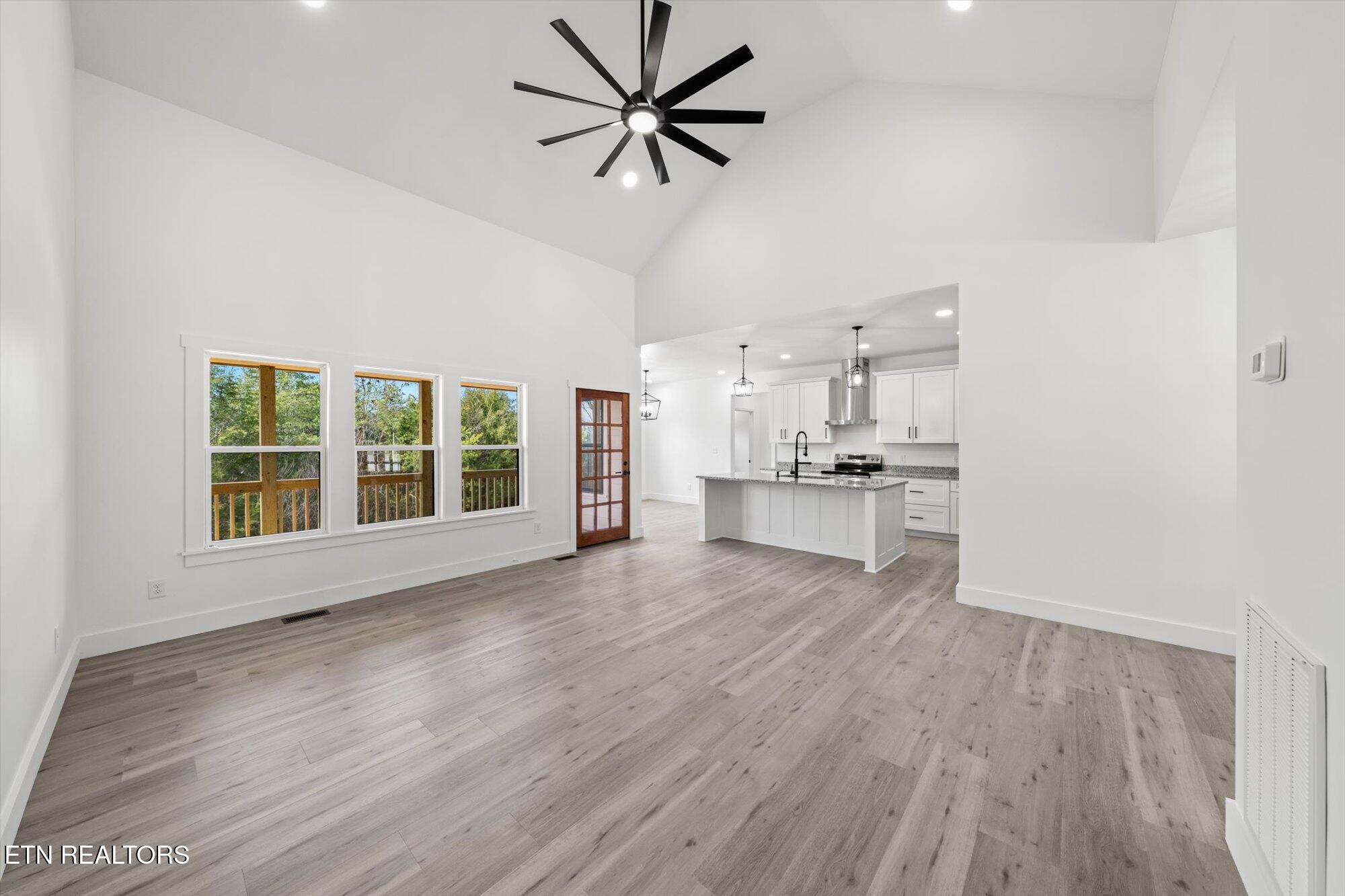 211 W Park Circle