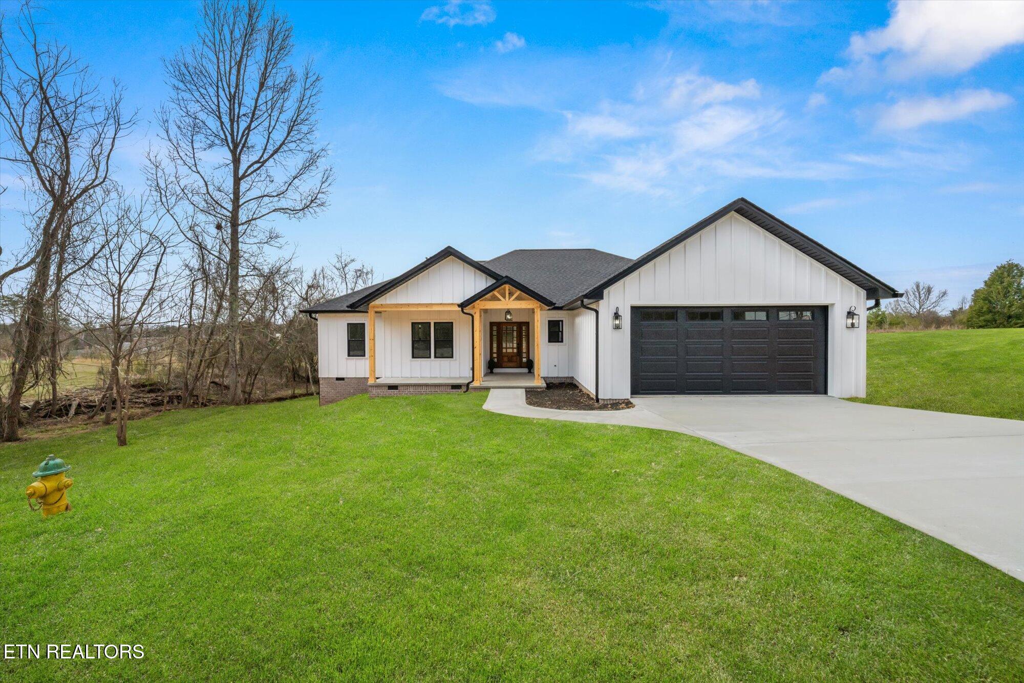 211 W Park Circle