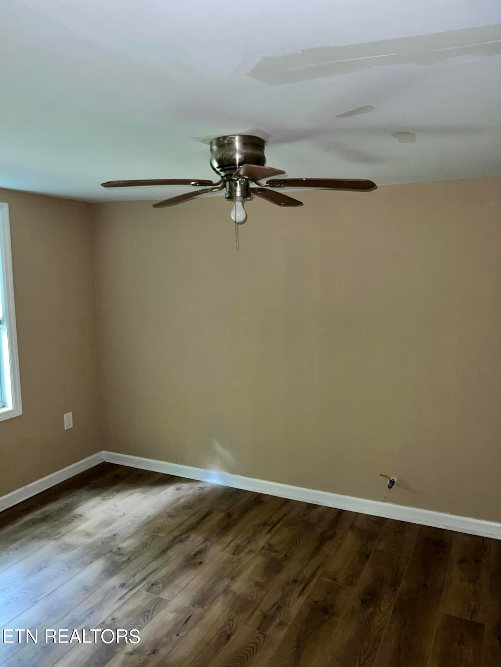 Photo of 616 Slate Creek Rd, New Tazewell, TN 37825 (MLS # 1239971)