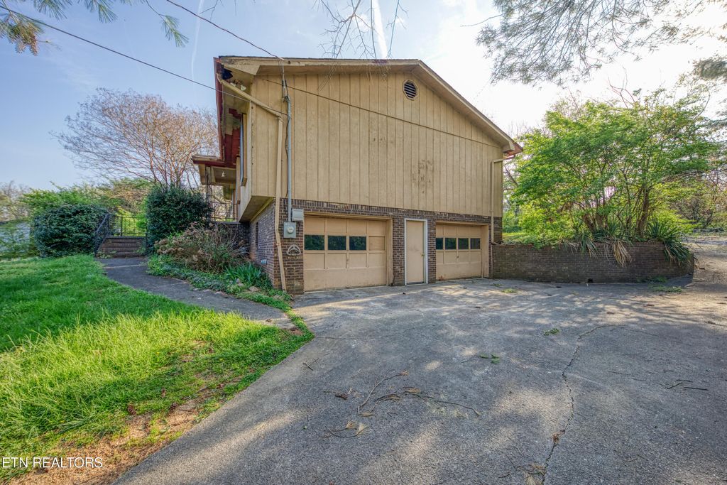 Photo of 840 Marcaro Lane, Maryville, TN 37801 (MLS # 1334621)