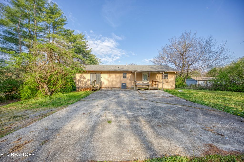 Photo of 840 Marcaro Lane, Maryville, TN 37801 (MLS # 1334621)