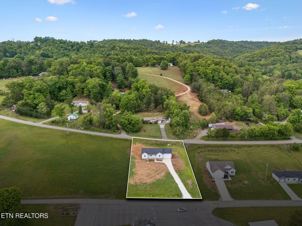 Photo of 487 Straight Creek Church Rd, New Tazewell, TN 37825 (MLS # 1329556)