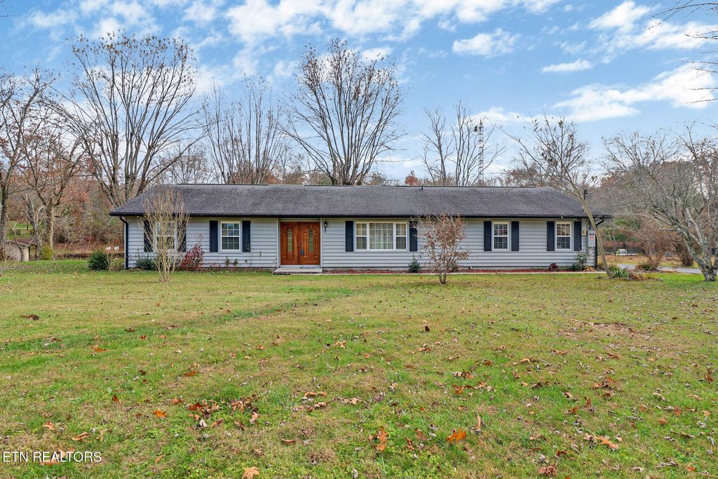 Photo of 1514 E Cherokee Rd, Crossville, TN 38572 (MLS # 1321883)