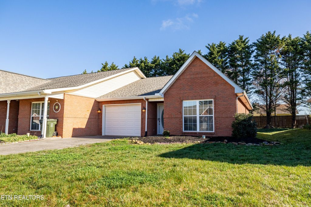 Photo of 2908 Dominion Drive, Maryville, TN 37803 (MLS # 1332744)