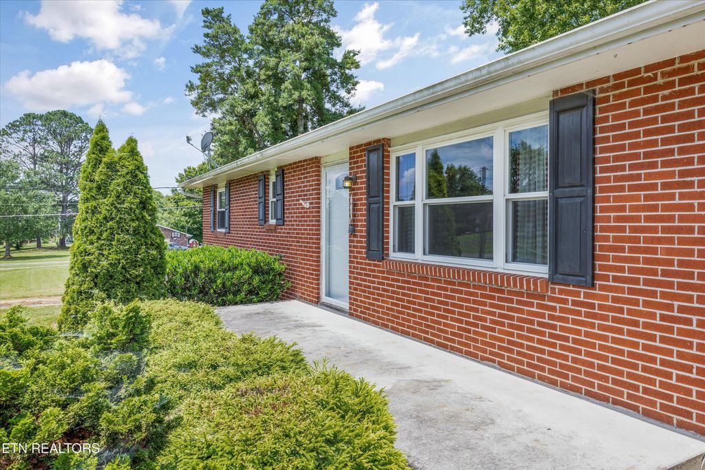 Photo of 9329 N Ruggles Ferry Pike, Strawberry Plains, TN 37871 (MLS # 1306608)