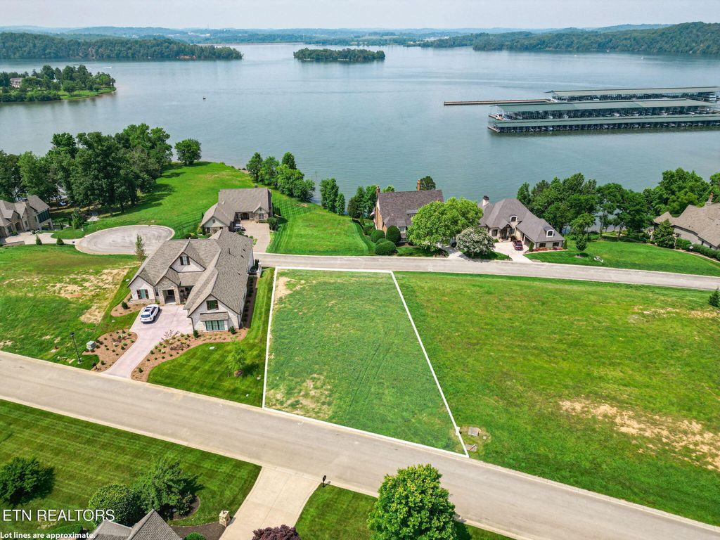 Photo of 15848 Lighthouse Pointe Drive, Lenoir City, TN 37772 (MLS # 1293531)