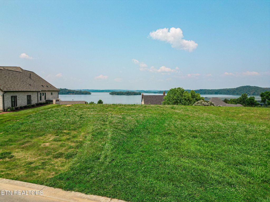 Photo of 15848 Lighthouse Pointe Drive, Lenoir City, TN 37772 (MLS # 1293531)