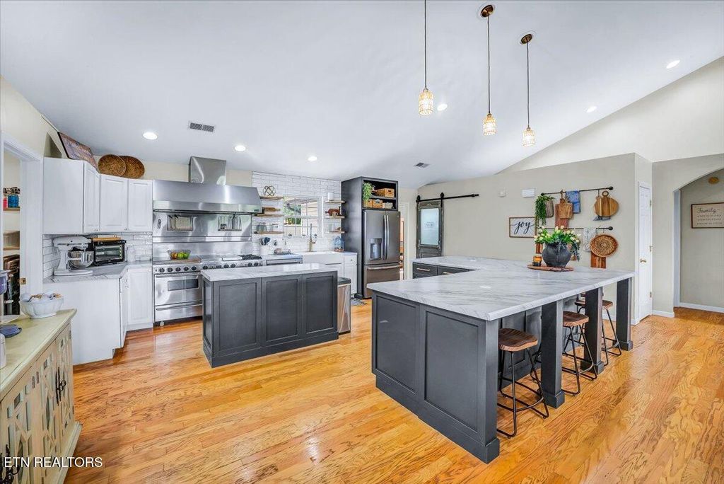 Photo of 2168 Summerfield Lane, Sevierville, TN 37876 (MLS # 1329213)