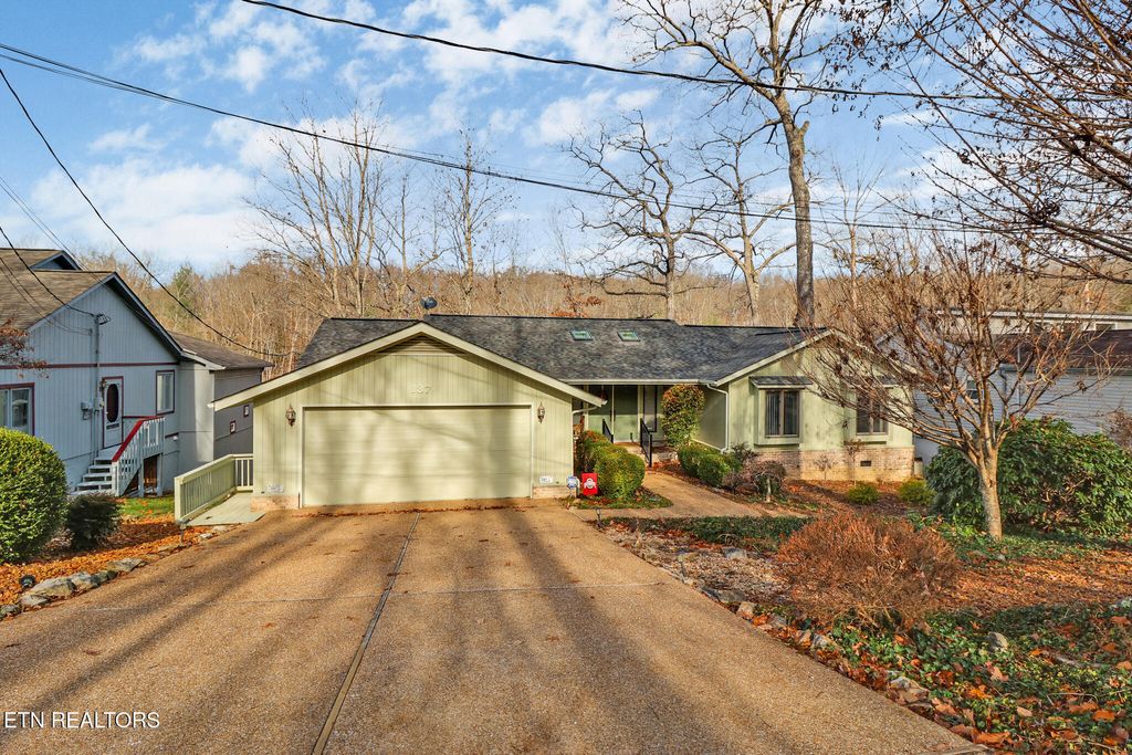 Photo of 137 Shore Lane, Fairfield Glade, TN 38558 (MLS # 1324472)