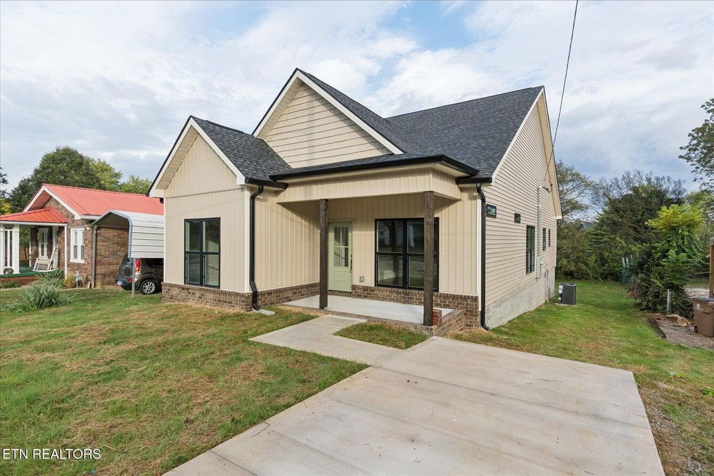 Photo of 3315 Ashland Ave, Knoxville, TN 37914 (MLS # 1318193)