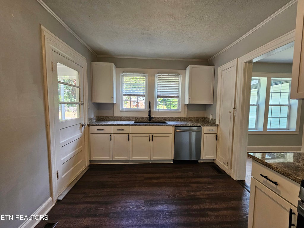 Photo of 6005 Medlin Heights Rd, Knoxville, TN 37918 (MLS # 1359286)
