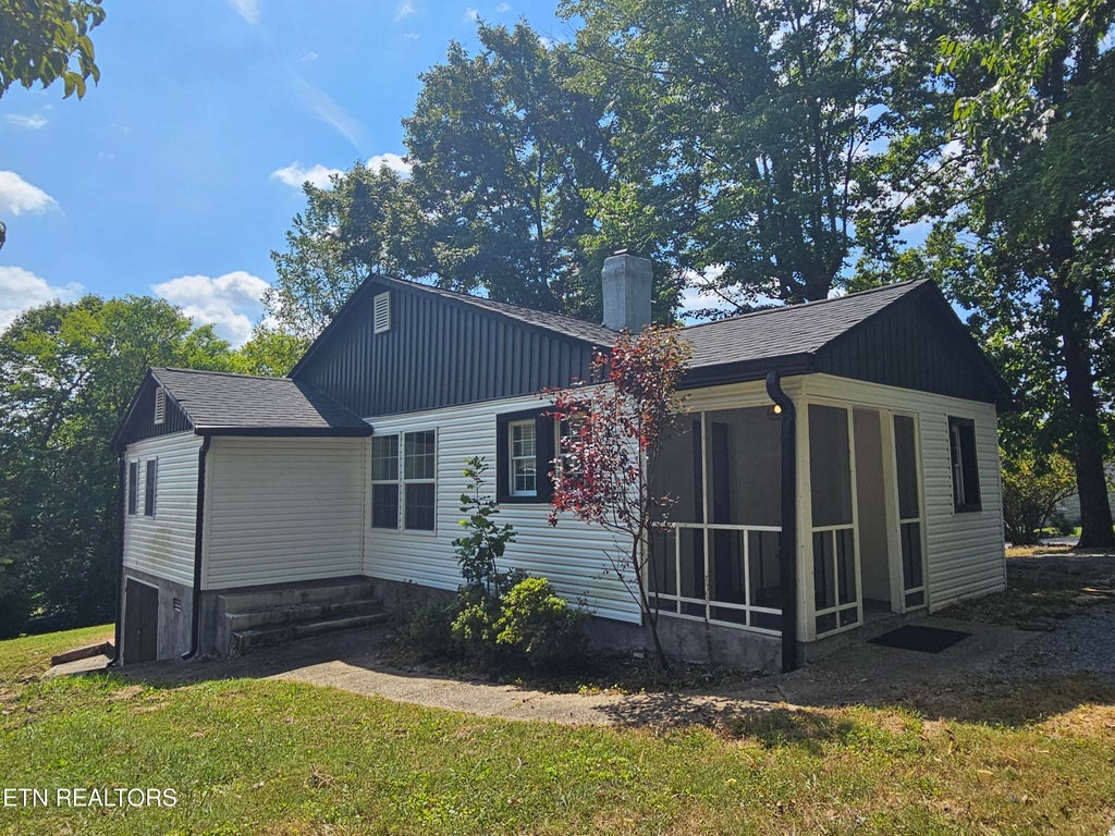 Photo of 6005 Medlin Heights Rd, Knoxville, TN 37918 (MLS # 1359286)