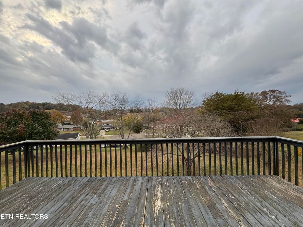 Photo of 421 River Bend Drive, Loudon, TN 37774 (MLS # 1321461)