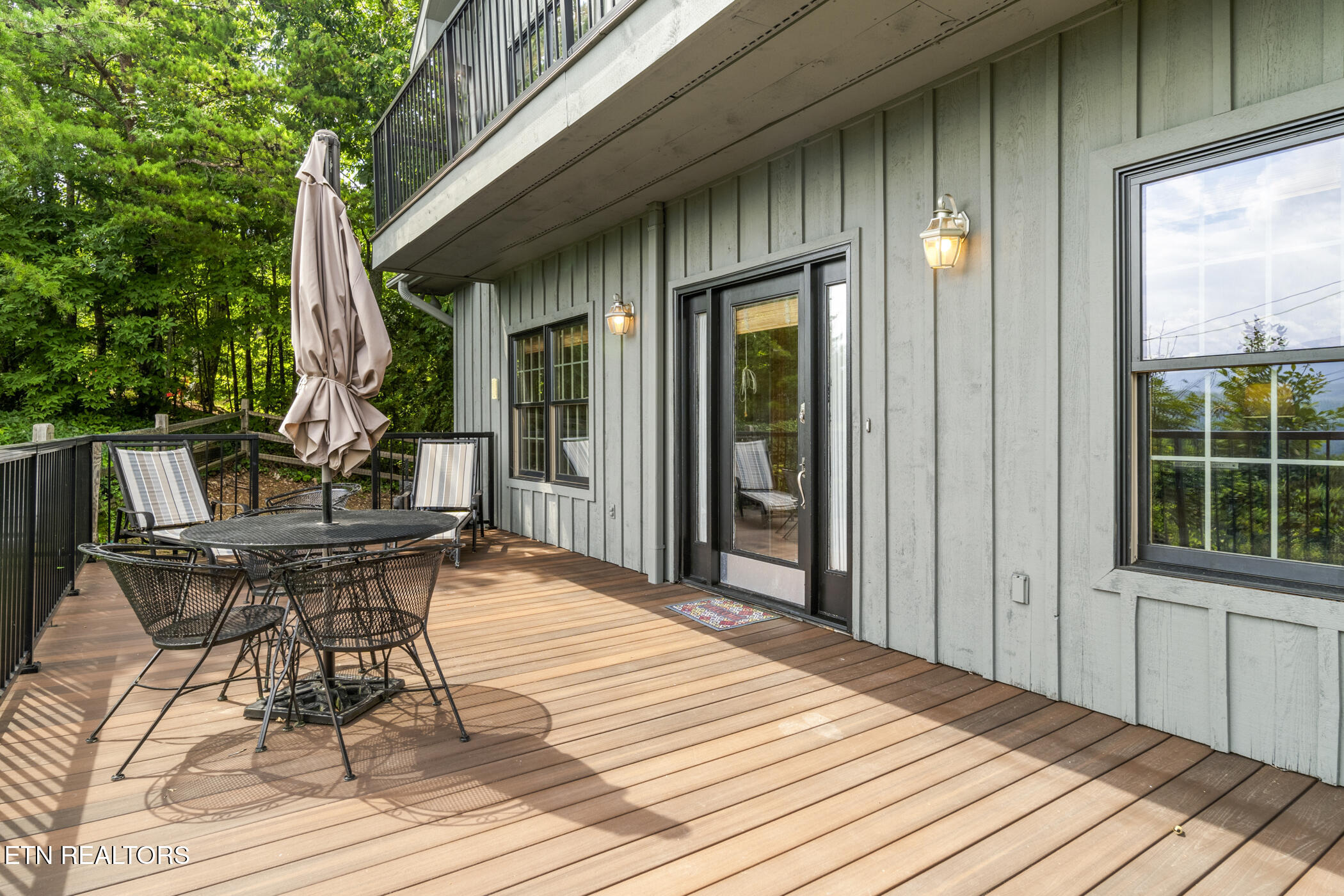 1132 E Foothills Drive