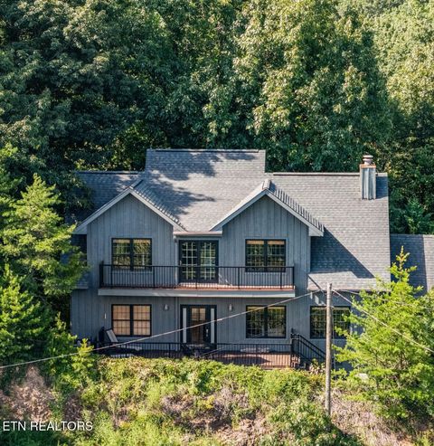 1132 E Foothills Drive Gatlinburg TN 37738