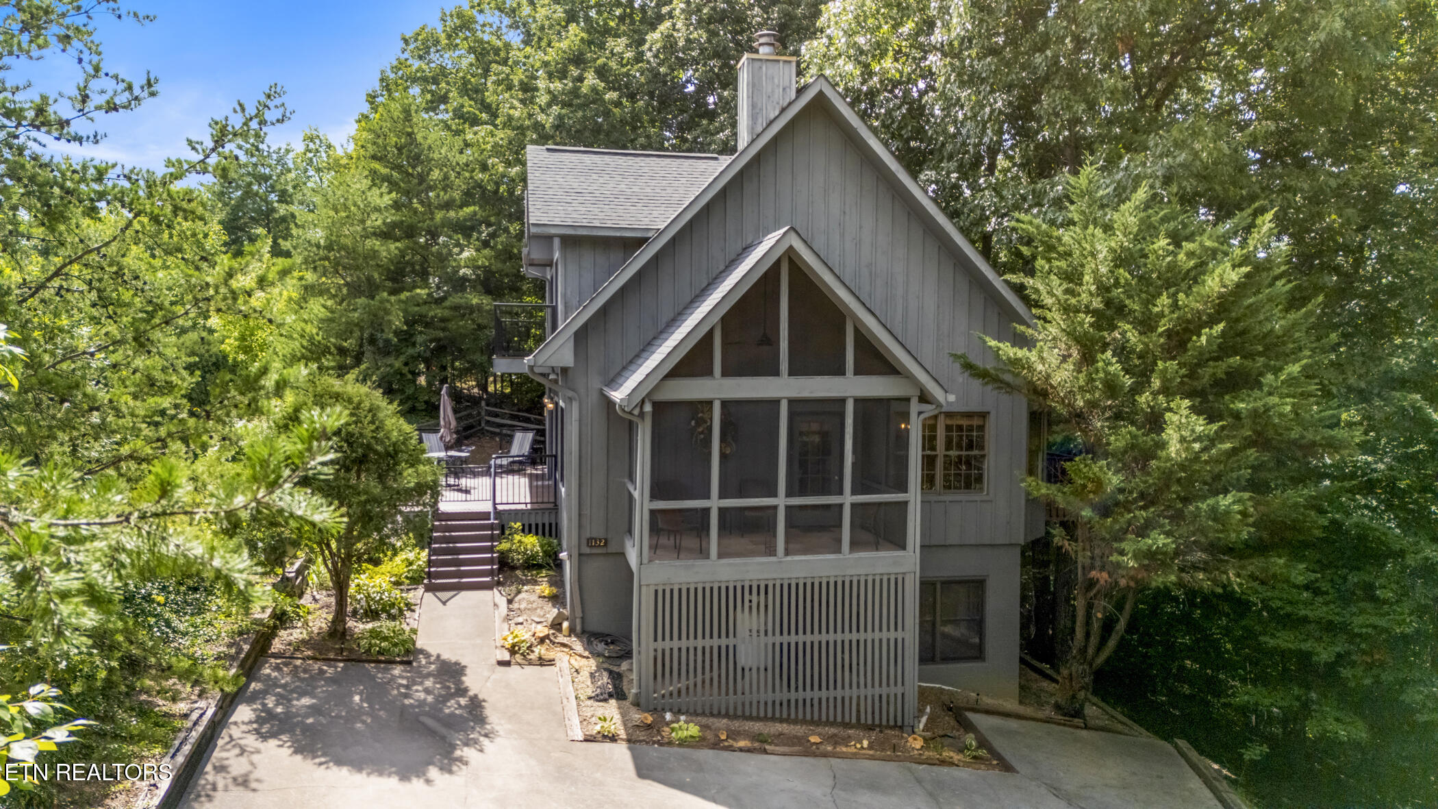 1132 E Foothills Drive