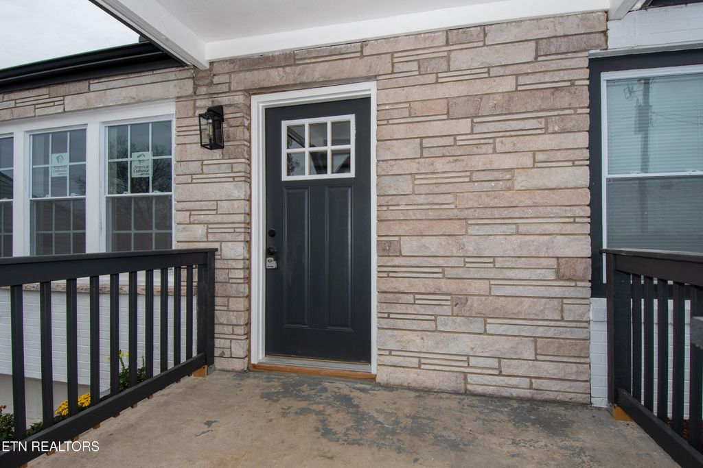 Photo of 2419 Cecil Ave, Knoxville, TN 37917 (MLS # 1323664)