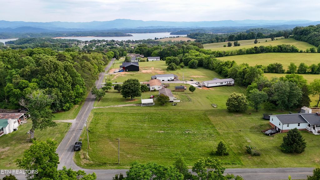 Photo of 2 Wells Spring Rd, Dandridge, TN 37725 (MLS # 1342710)