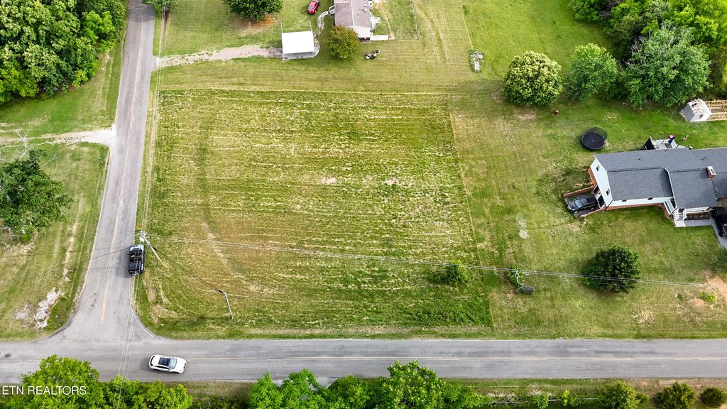 Photo of 2 Wells Spring Rd, Dandridge, TN 37725 (MLS # 1342710)
