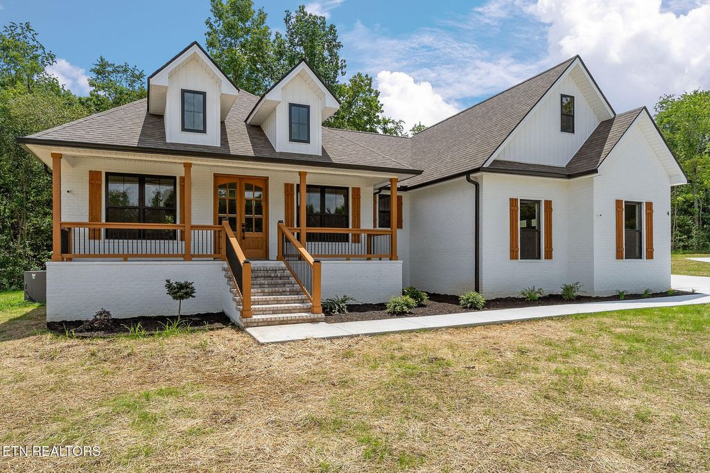Photo of 4 Riverchase Drive, Crossville, TN 38571 (MLS # 1309462)