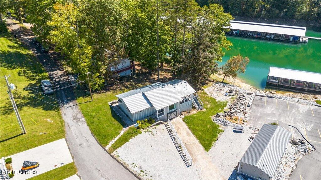 Photo of 758 Indian River Boat Dock Rd, Jacksboro, TN 37757 (MLS # 1318345)