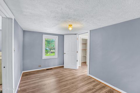 Tiny photo for 1013 E Drive, Knoxville, TN 37920 (MLS # 1324339)