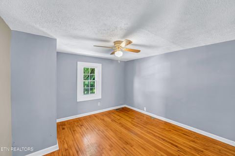 Tiny photo for 1013 E Drive, Knoxville, TN 37920 (MLS # 1324339)