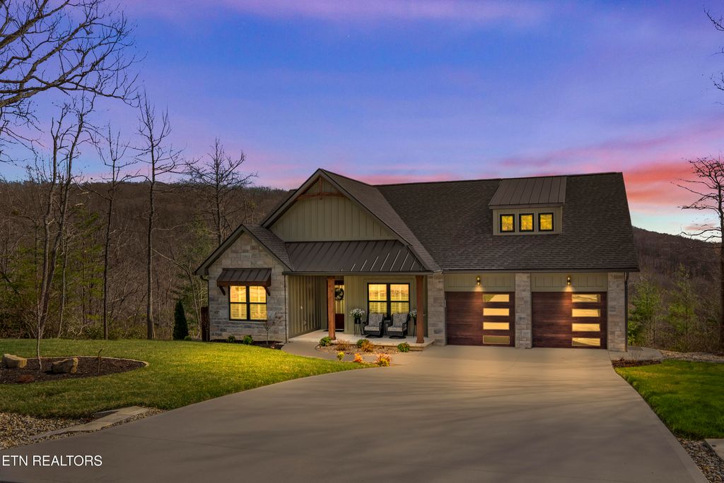 Photo of 326 Rotherham Drive, Crossville, TN 38558 (MLS # 1332810)