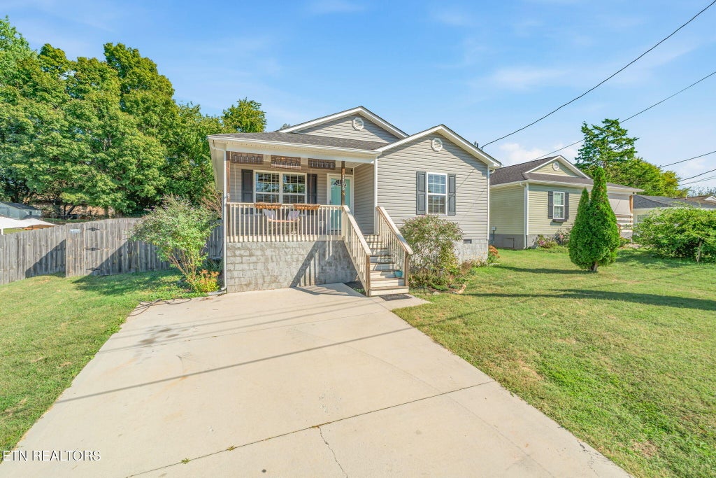Photo of 1706 Vada Circle, Knoxville, TN 37912 (MLS # 1358494)